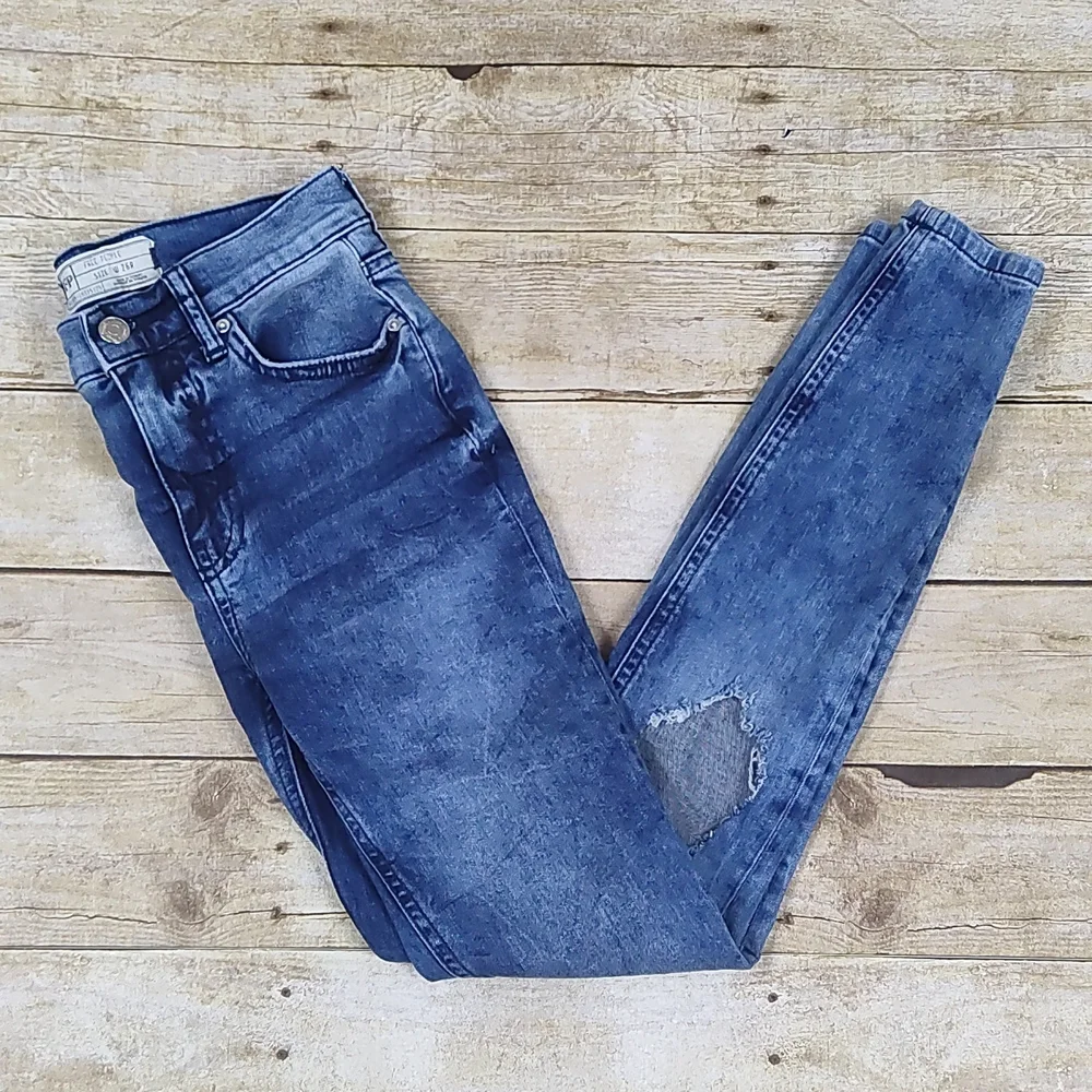 Free People Busted Knee Distressed Skinny Jeans